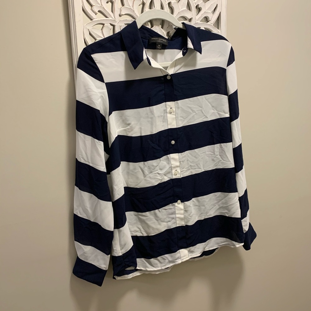 Banana Republic Classic Fit Button Up Shirt